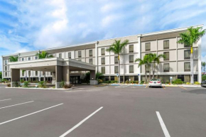 Comfort Inn & Suites St Pete - Clearwater International Airport, Clearwater Beach